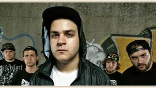 EMMURE「You Sunk My Battleship」の歌詞を和訳♪「FELONY」の収録曲!