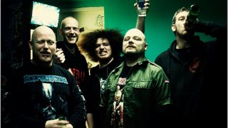 Houwitser「Hunger For The Feast」の歌詞を和訳♪卑猥な悪臭が病的状態を満たす!